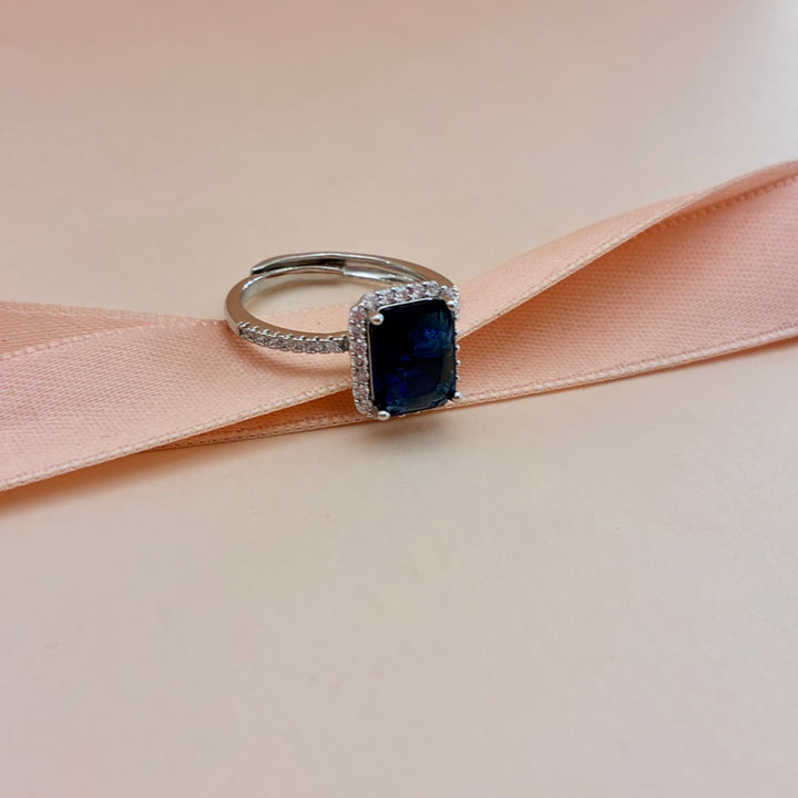 Rectangular classic navy blue zircone ring