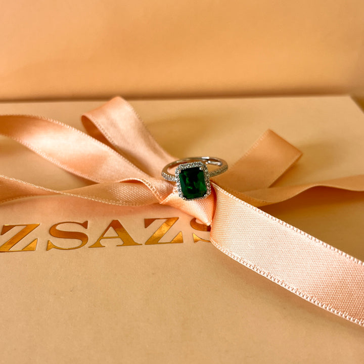 Dark green rectangular zircone ring