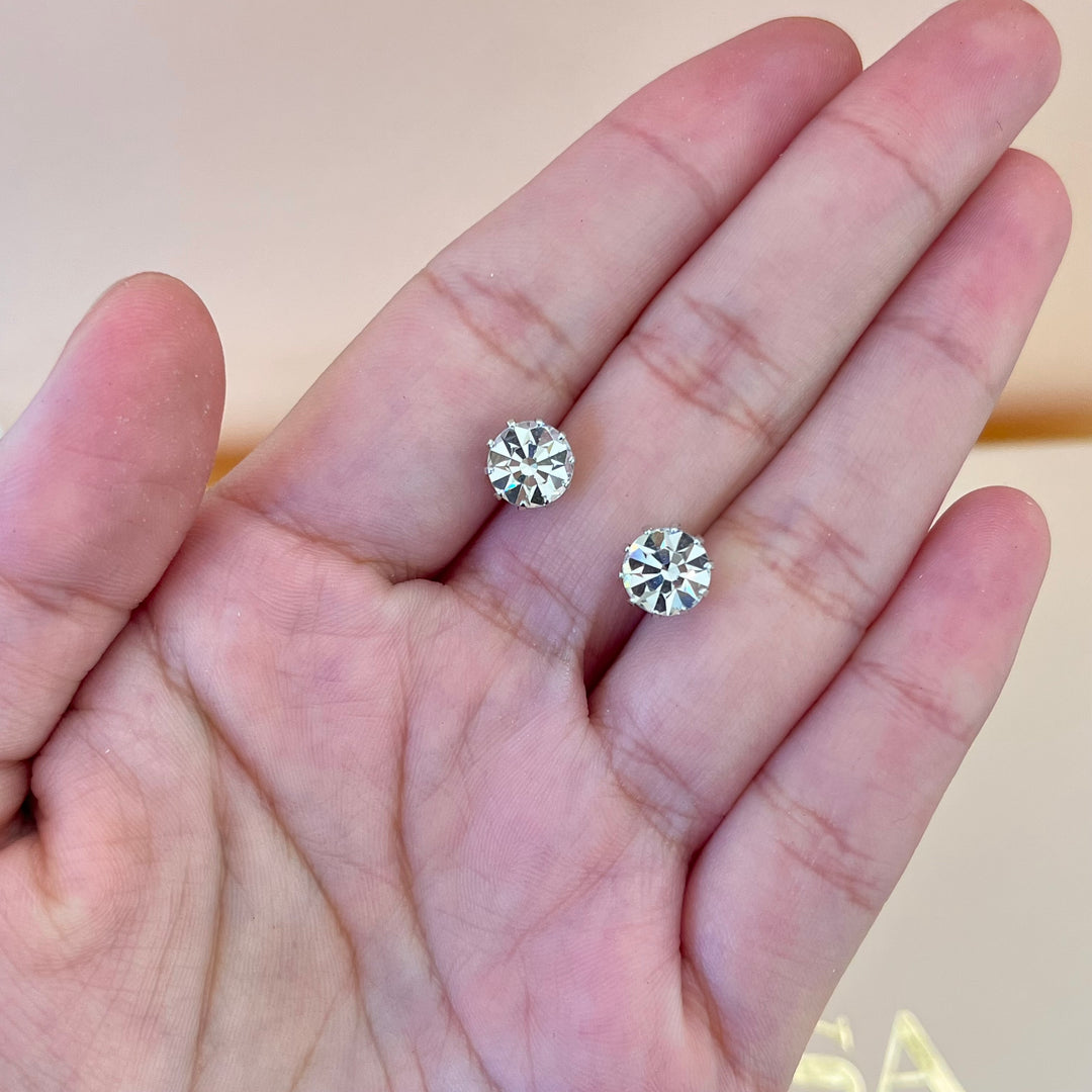 Silver zircone round solitaire studs