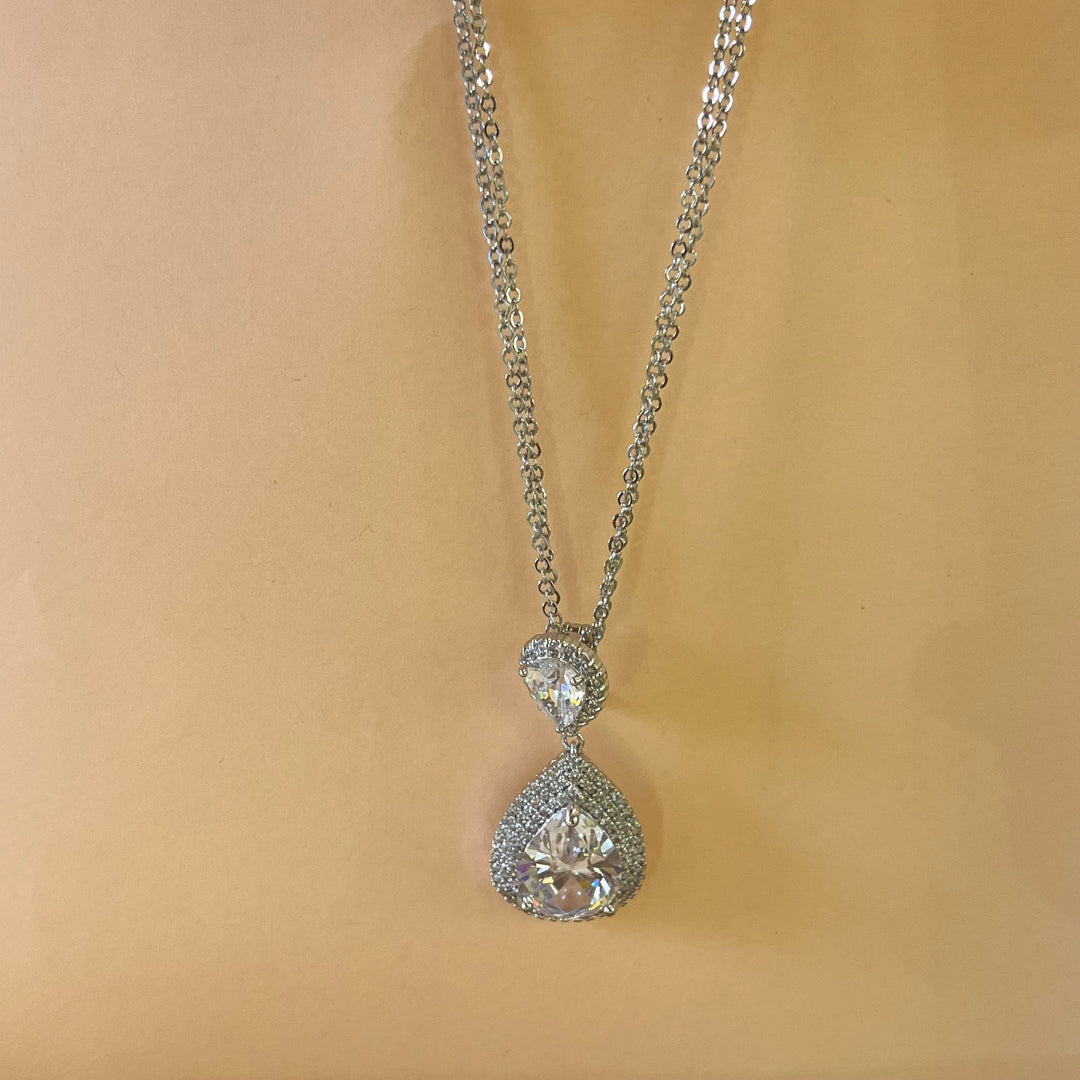 Silver zircone teardrop pendant
