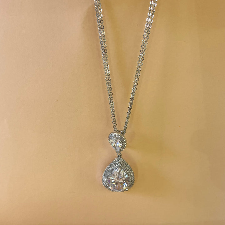Silver zircone teardrop pendant