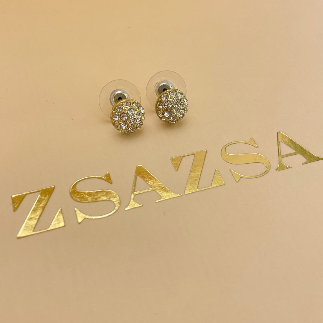 Studs earrings