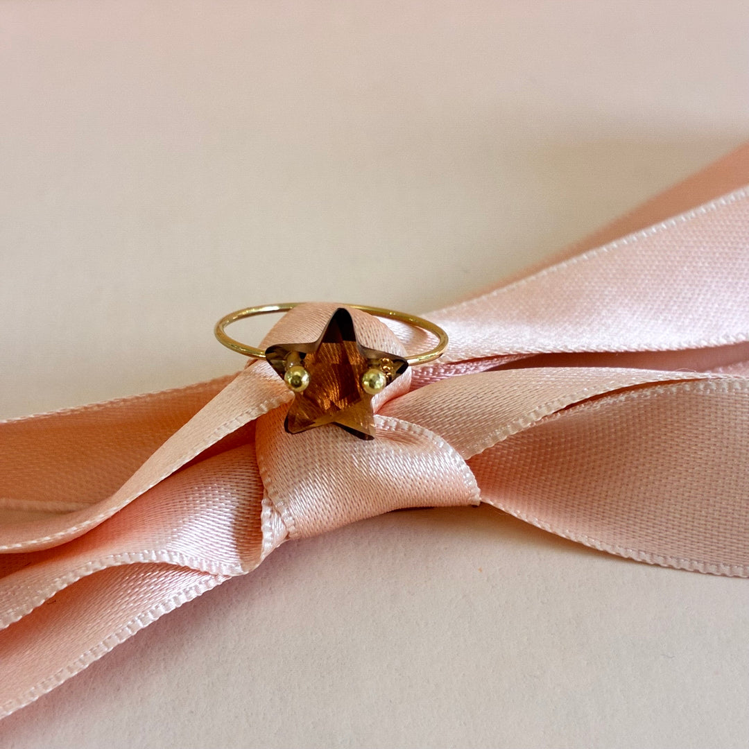 Brown resin star gold plated ring