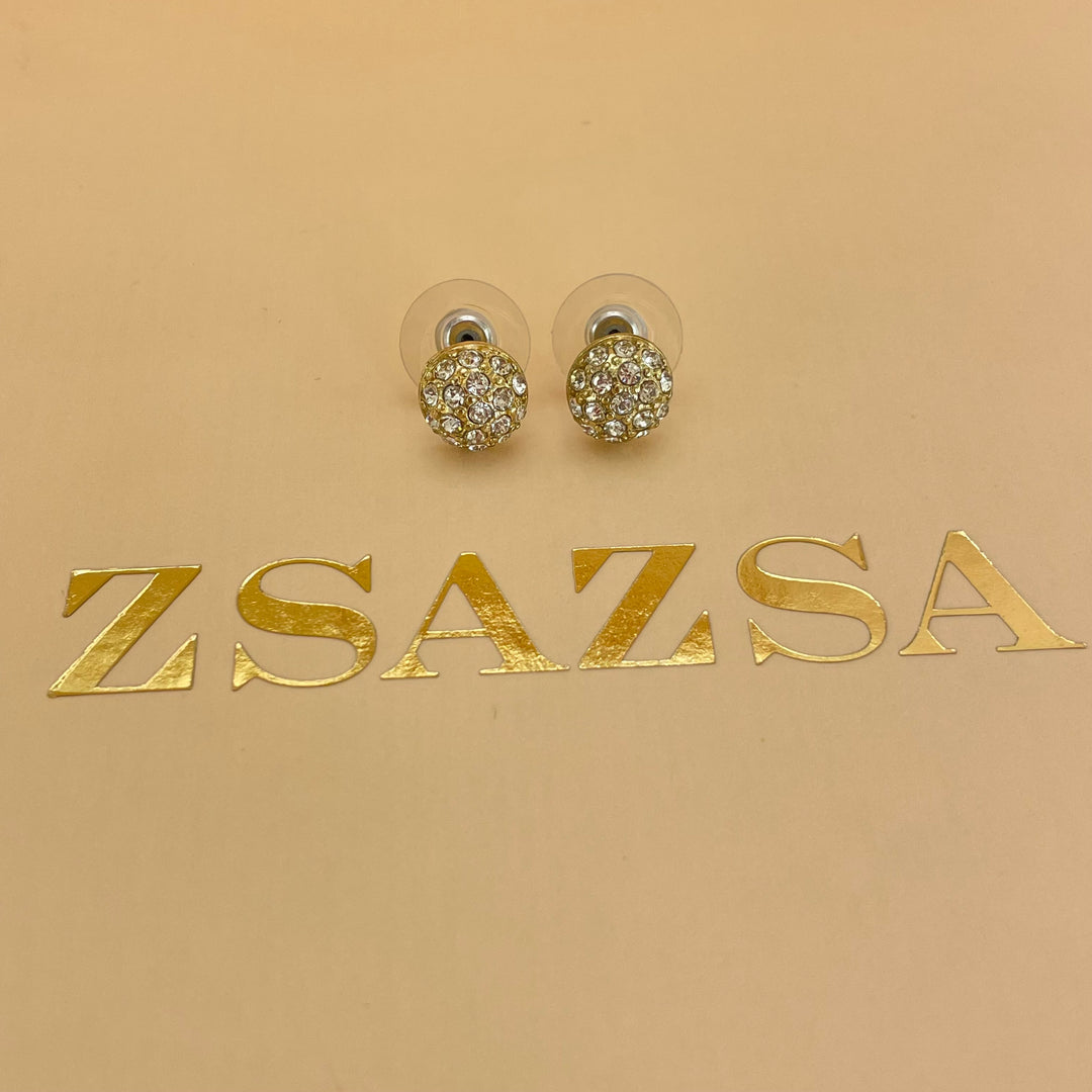 Studs earrings