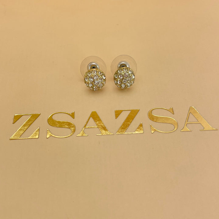 Studs earrings