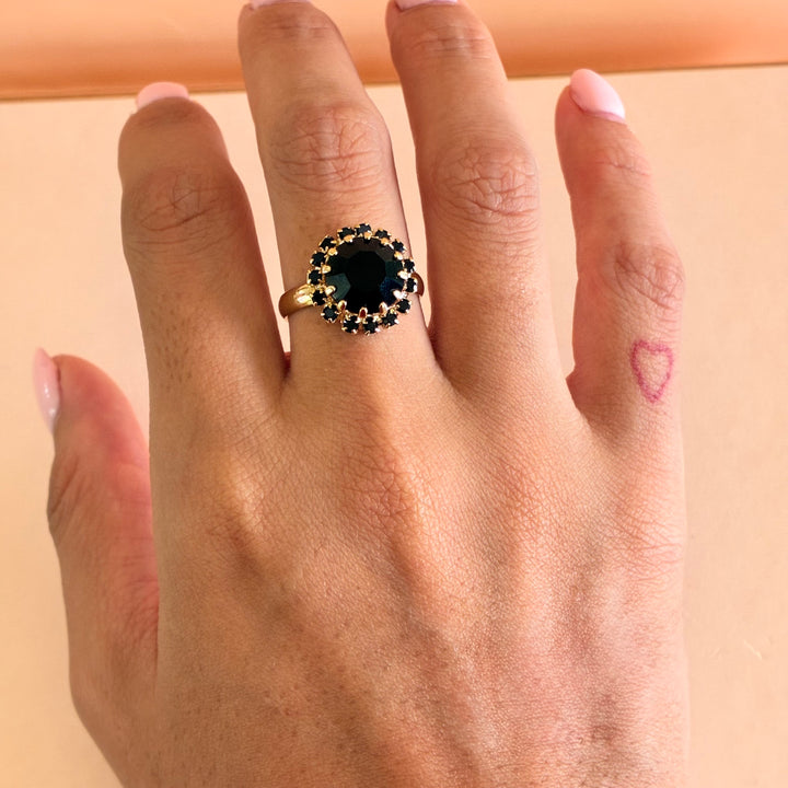 Black Preciosa crystals dainty round set