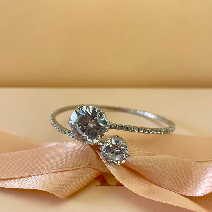 Dainty bangle