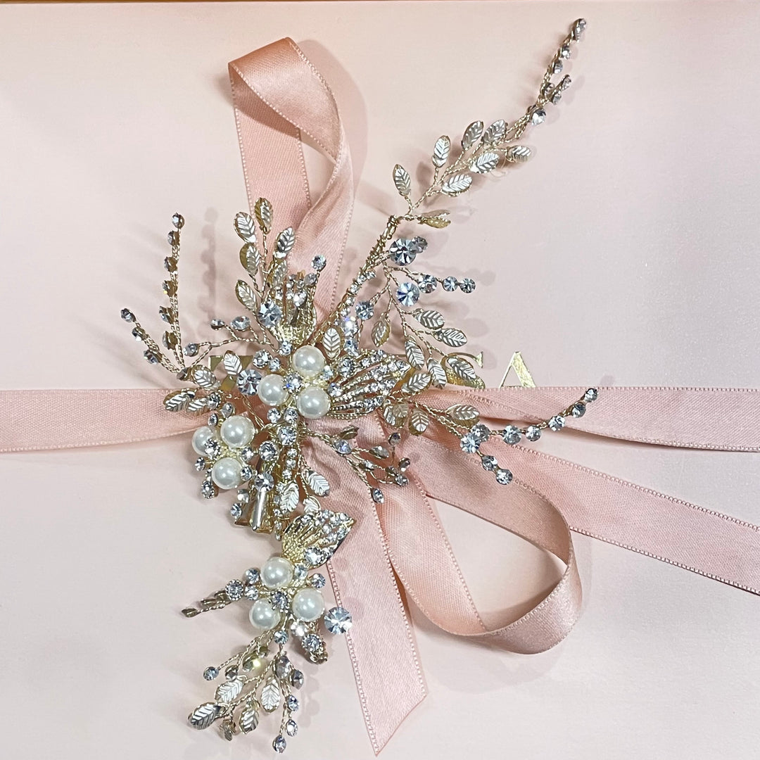 Delicate leaf and pearl hair clip