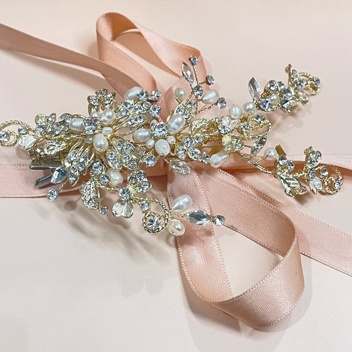 Fresh water pearl gold and pearl hair clip