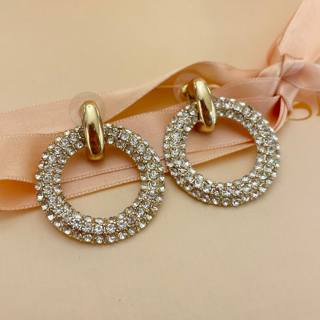 Round earrings