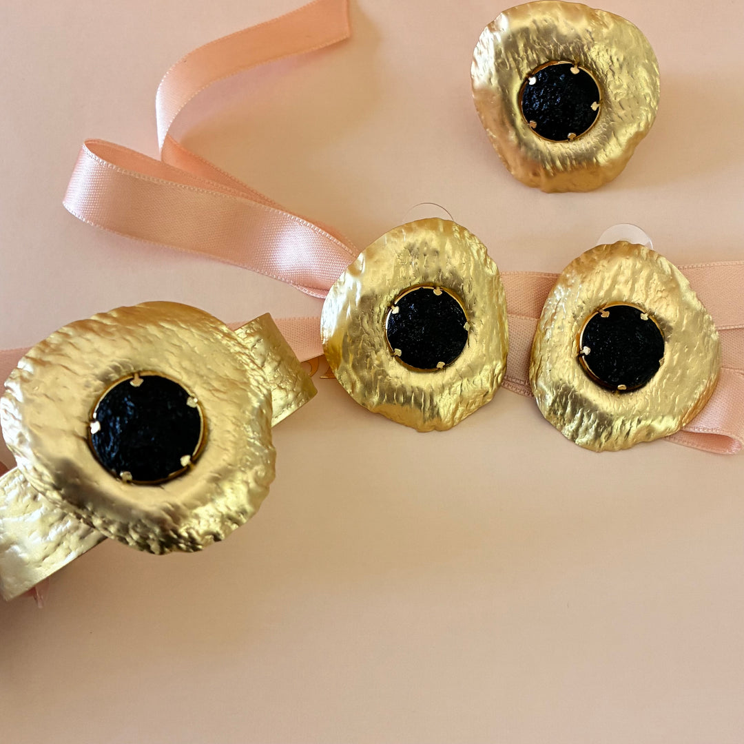 Handmade black gold plated set