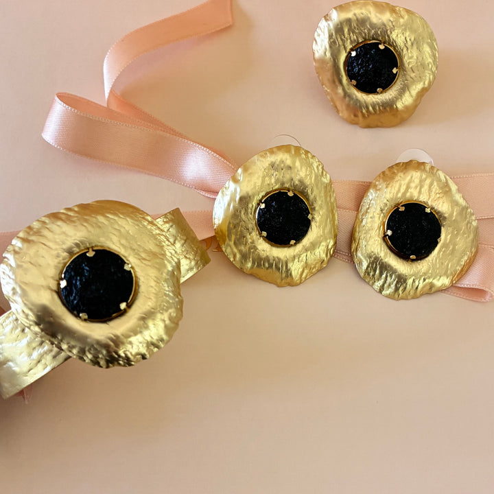 Handmade black gold plated set