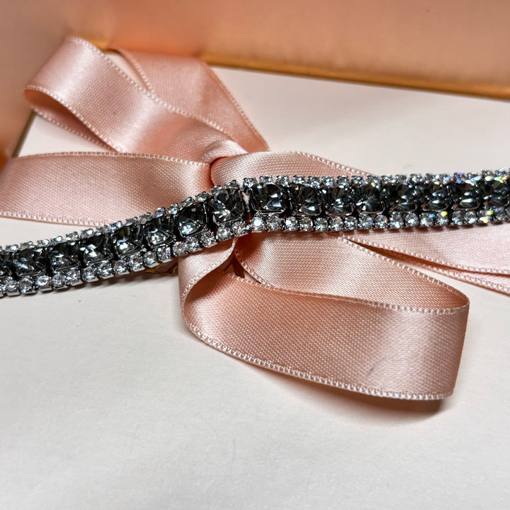 Elegant grey bracelet