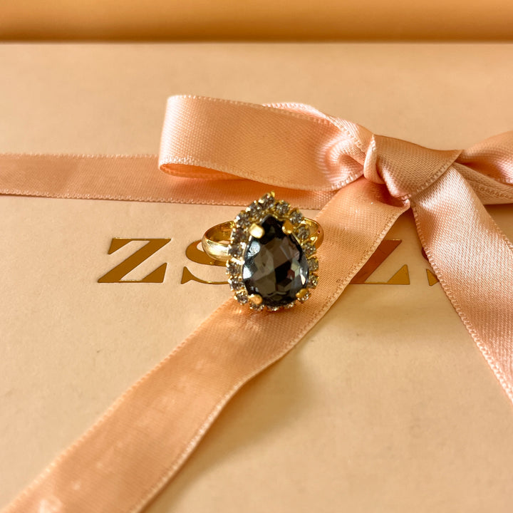 Grey teardrop preciosa crystals set