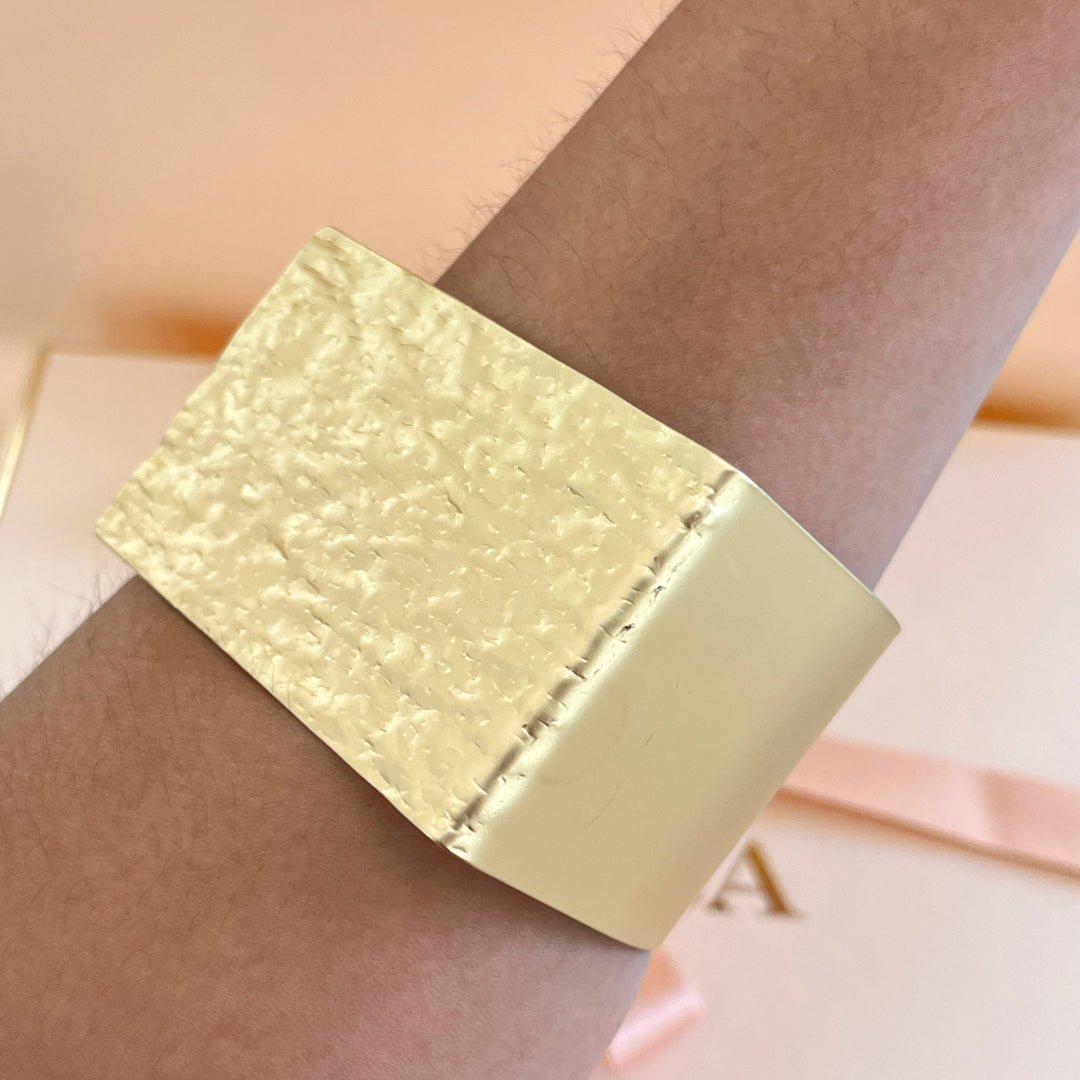 Gold handmade bangle