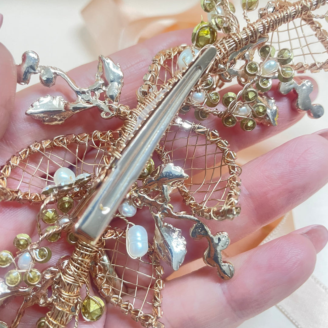 Rose gold delicate leaves and fresh water pearls clip