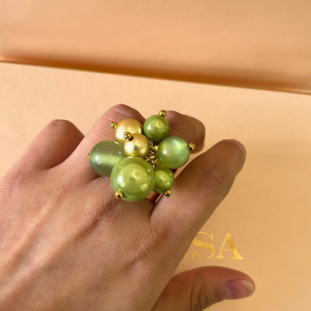 Light green resin sets