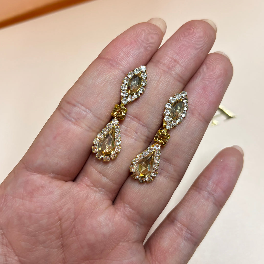 Marquiese and teardrop bronze rhinestone set