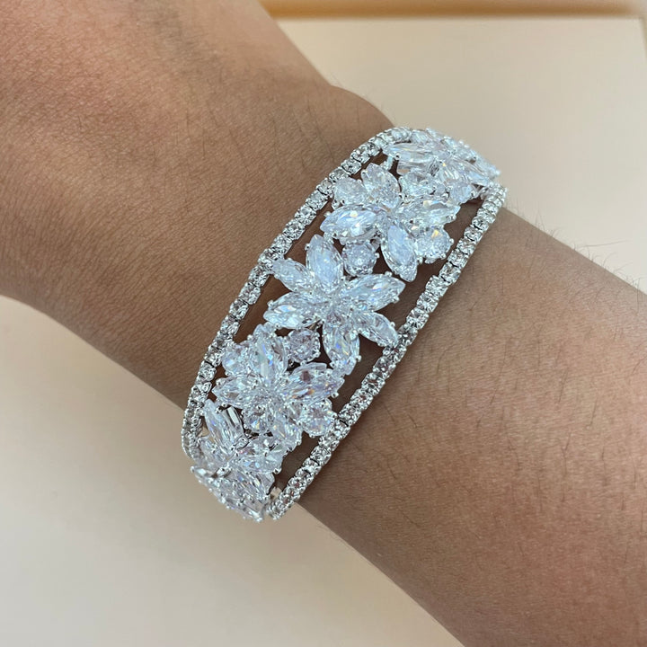 Flower bangle