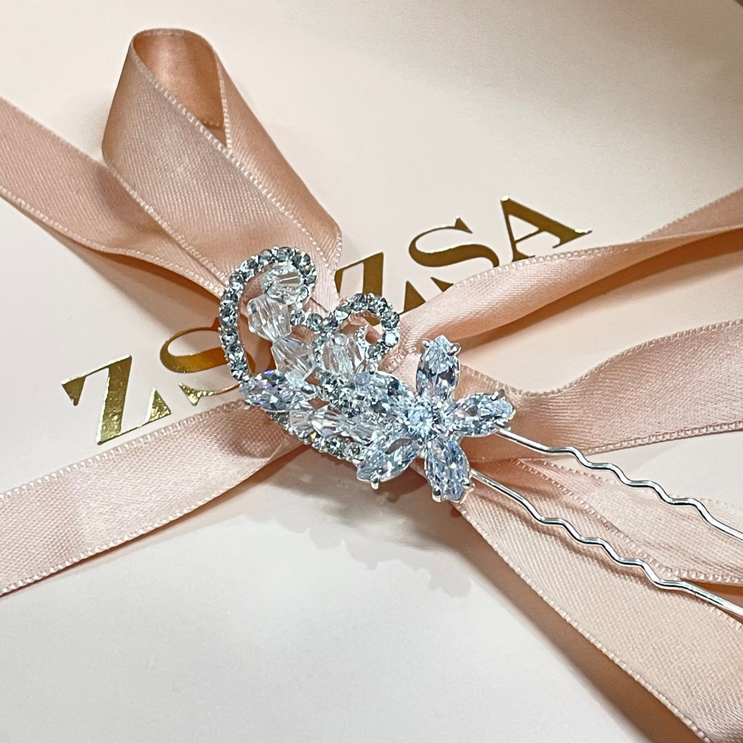 Crystals and zircones flower detail hair pin