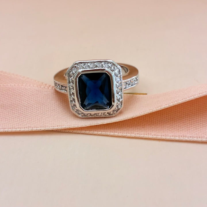 Rectangular navy blue zircone ring
