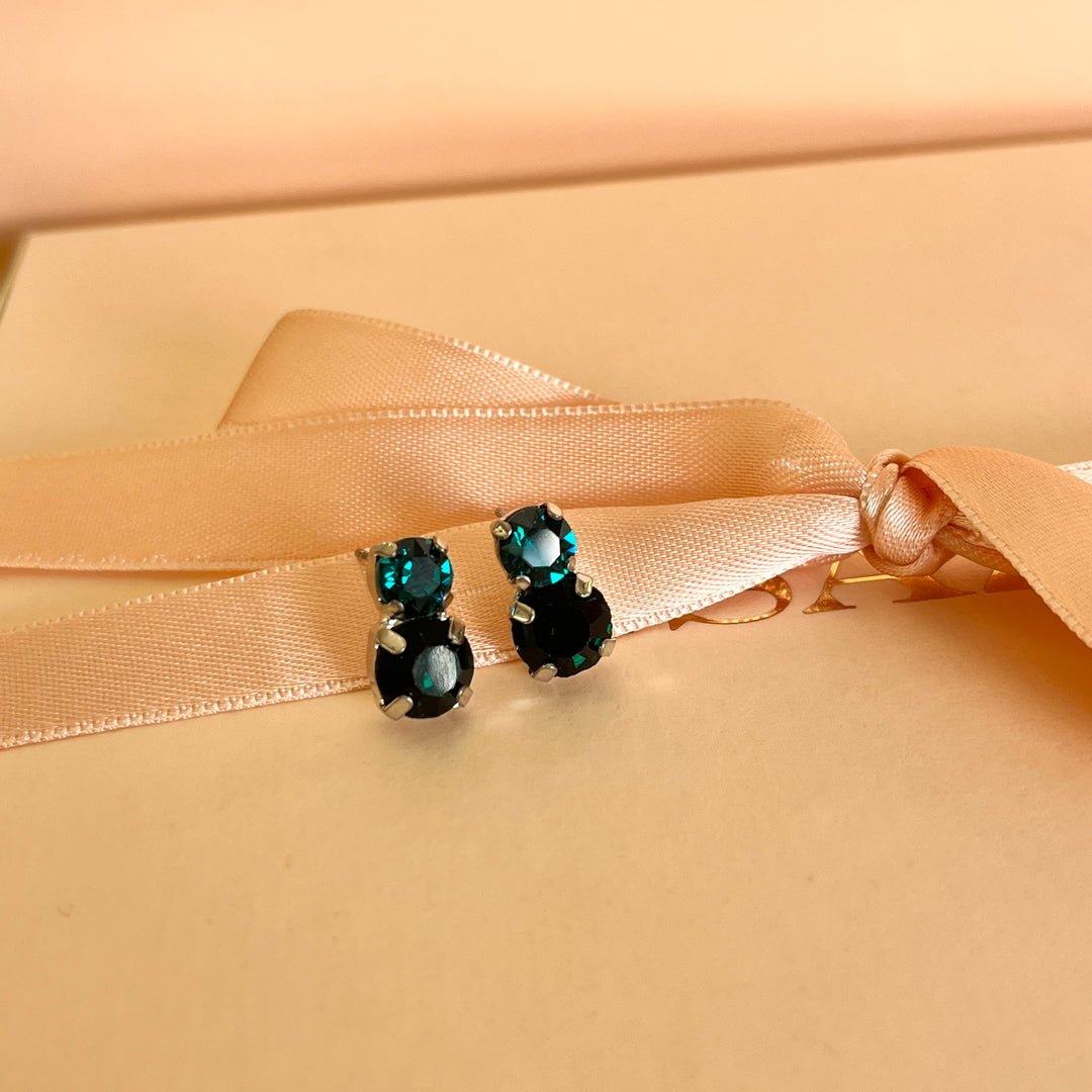 Dark green preciosa crystals studs