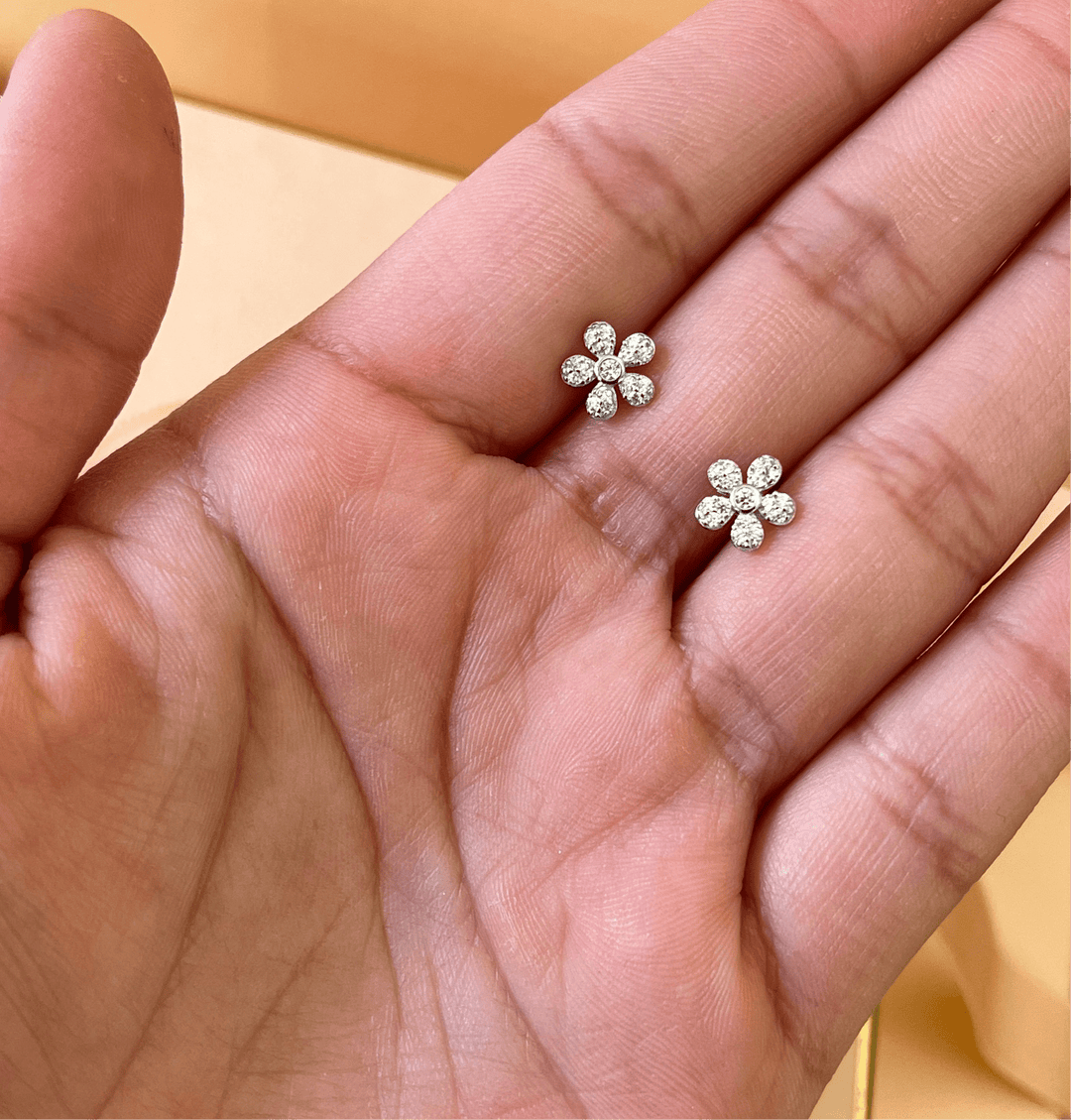 Silver zircone flower studs