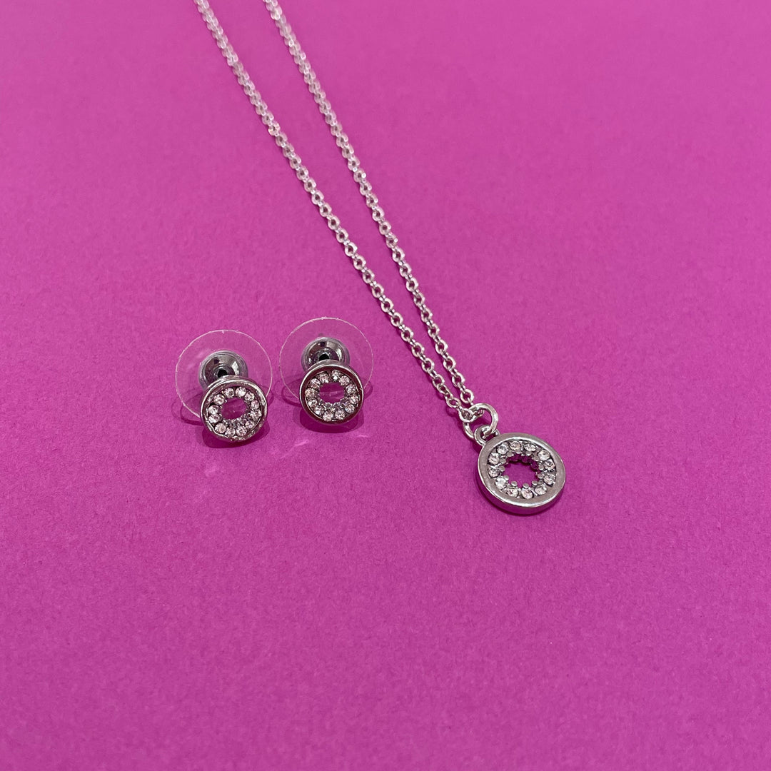 Pendant set