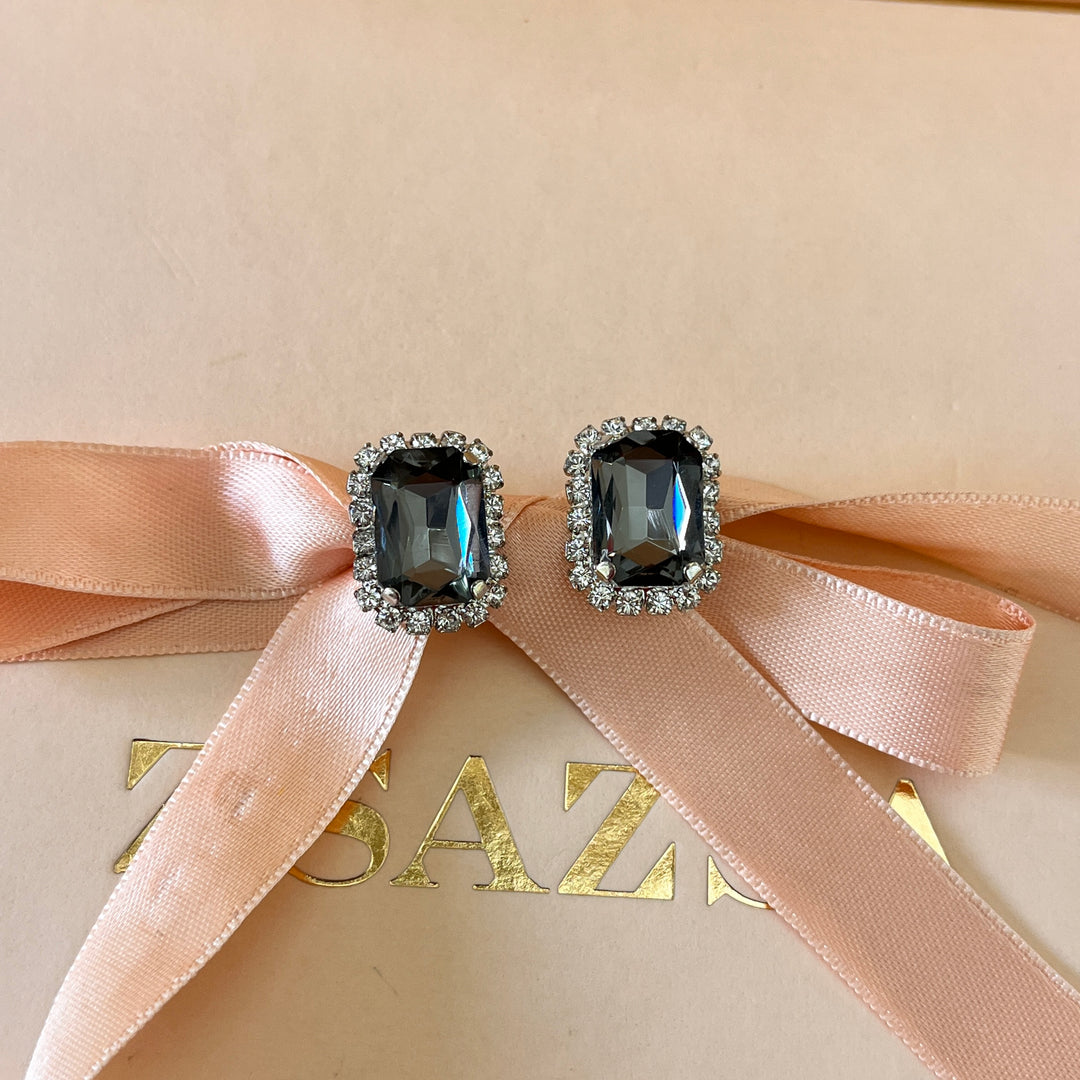 Grey rectangular Preciosa crystals set