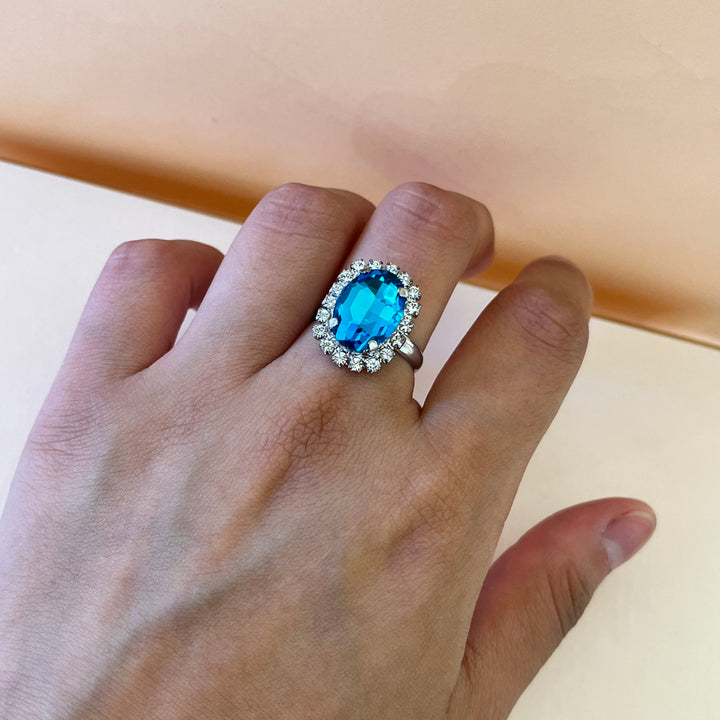 Turquoise oval preciosa crystals set