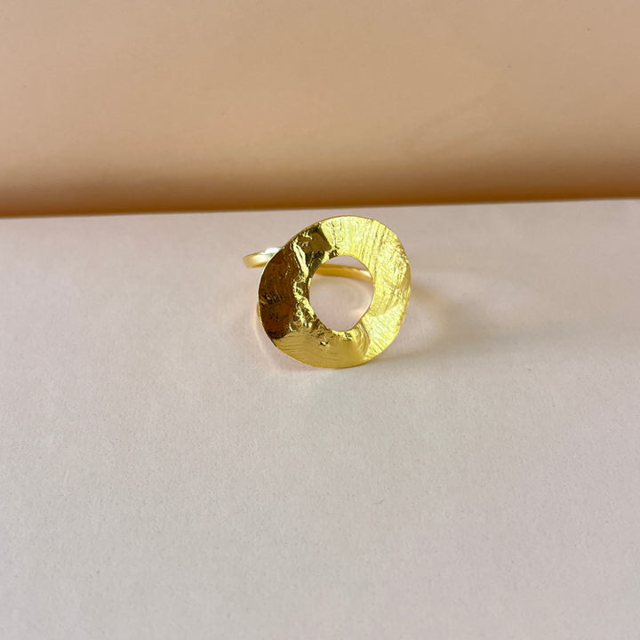 Round gold handmade set