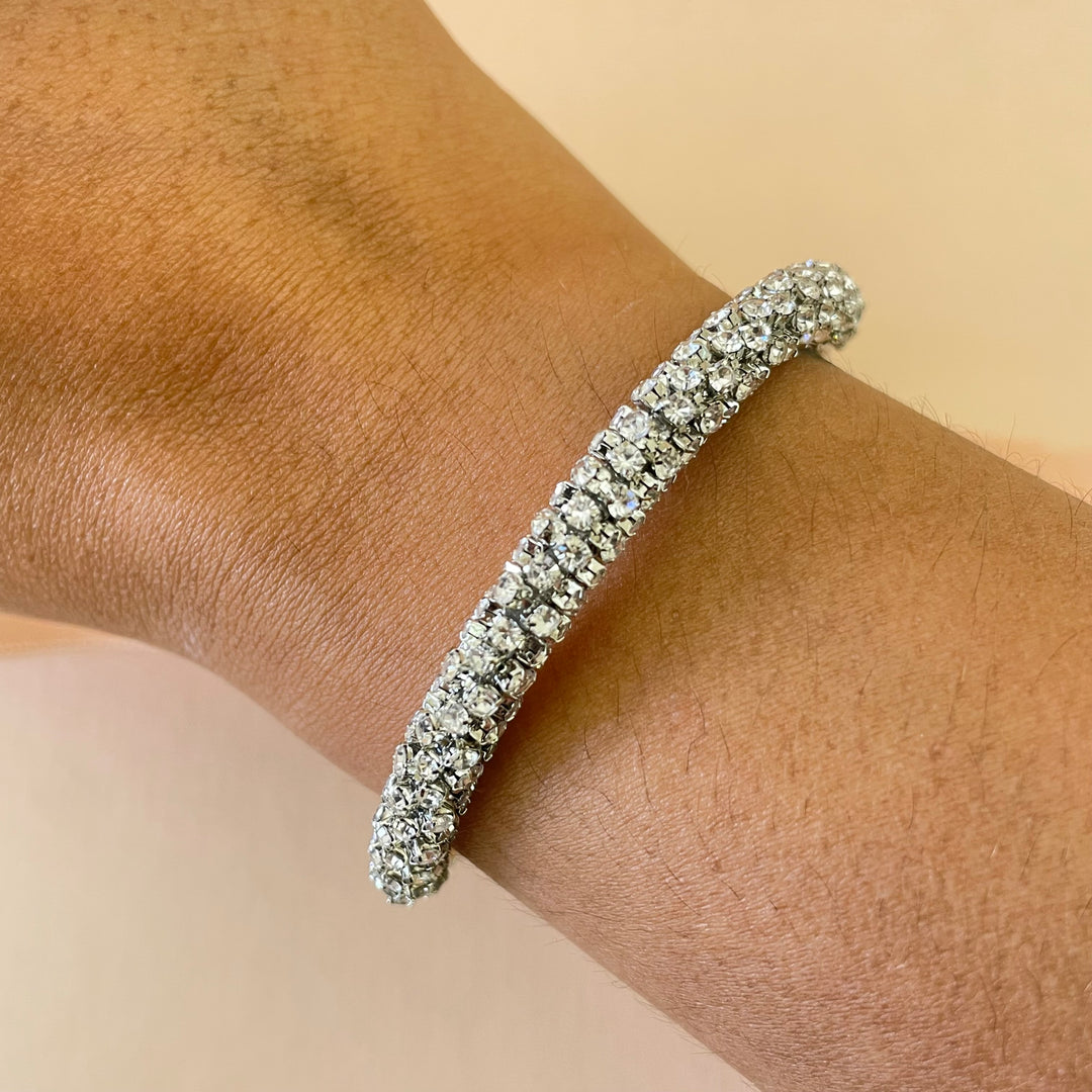 Elegant bangle
