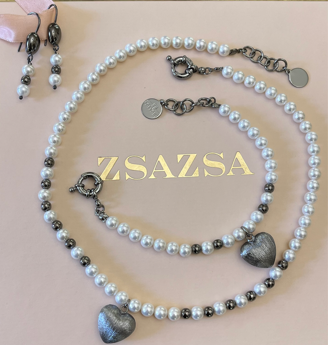 Heart dark grey & pearls set