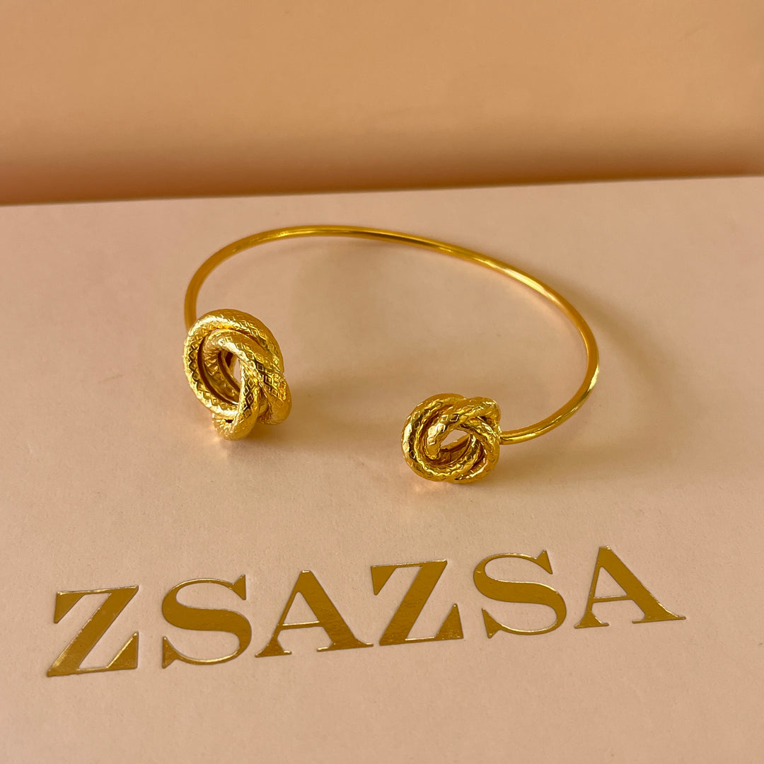 Elegant gold set
