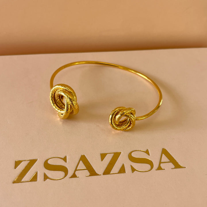 Elegant gold set