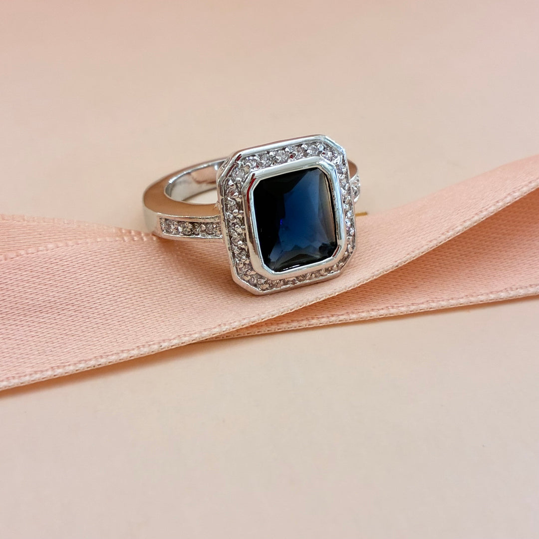 Rectangular navy blue zircone ring