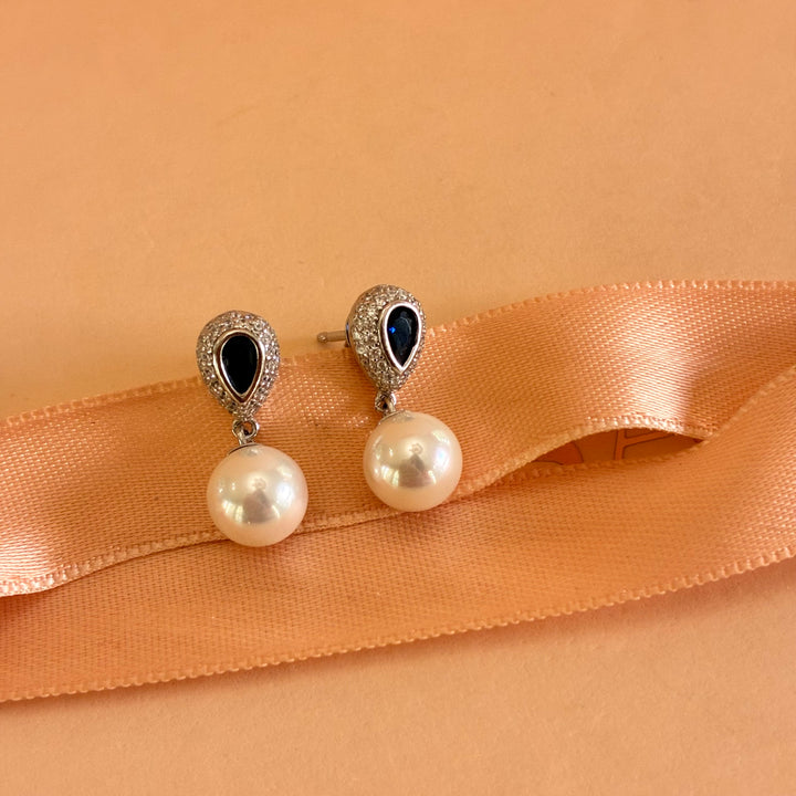 Teardrop navy blue zircone pearls earrings