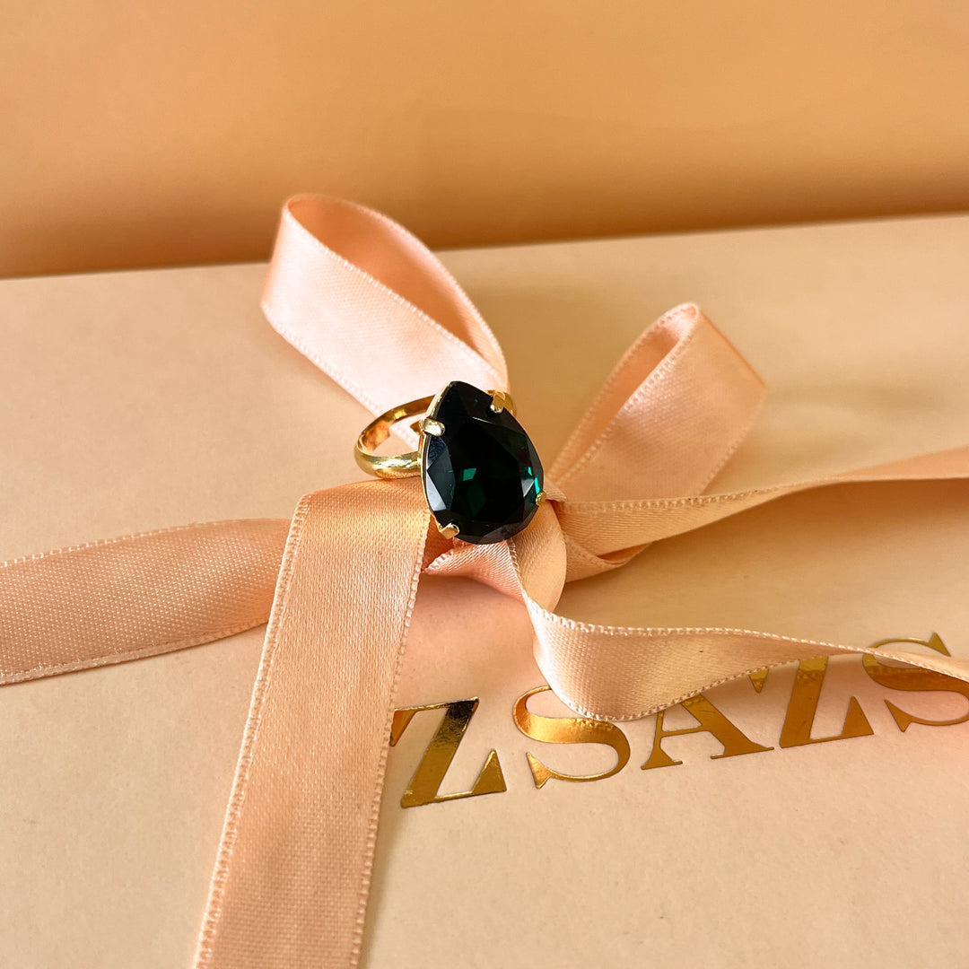 Dark green teardrop preciosa crystal ring