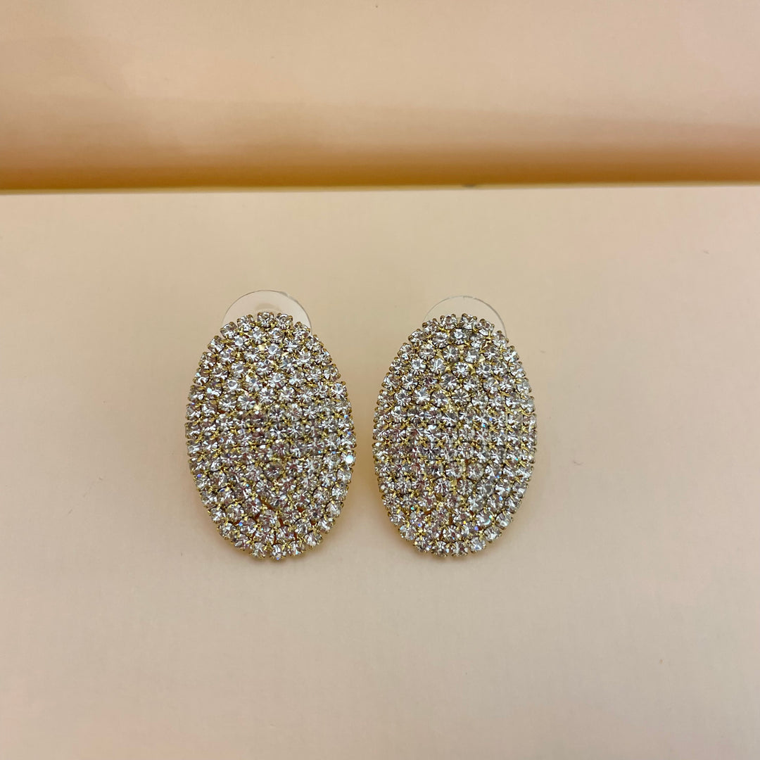 Studs earrings