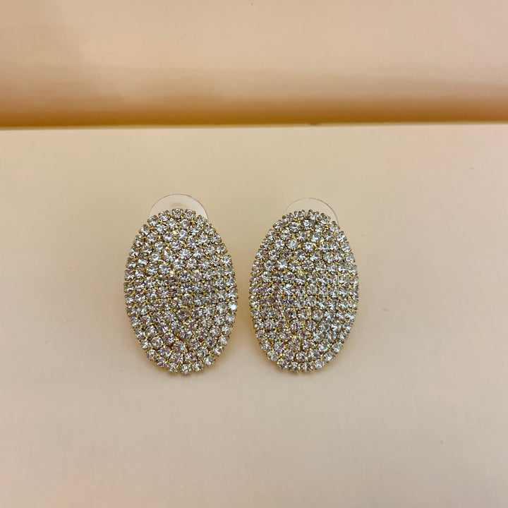 Studs earrings