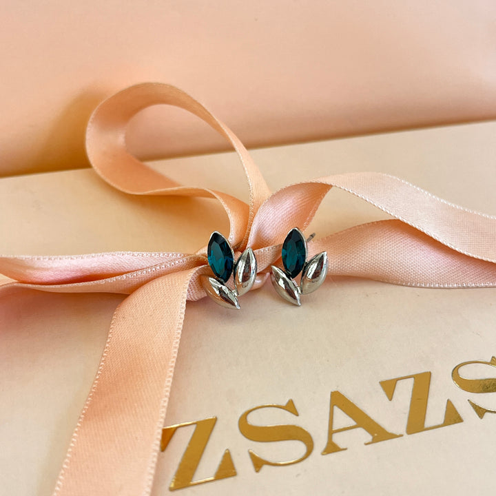 Tulip dark green preciosa crystals studs