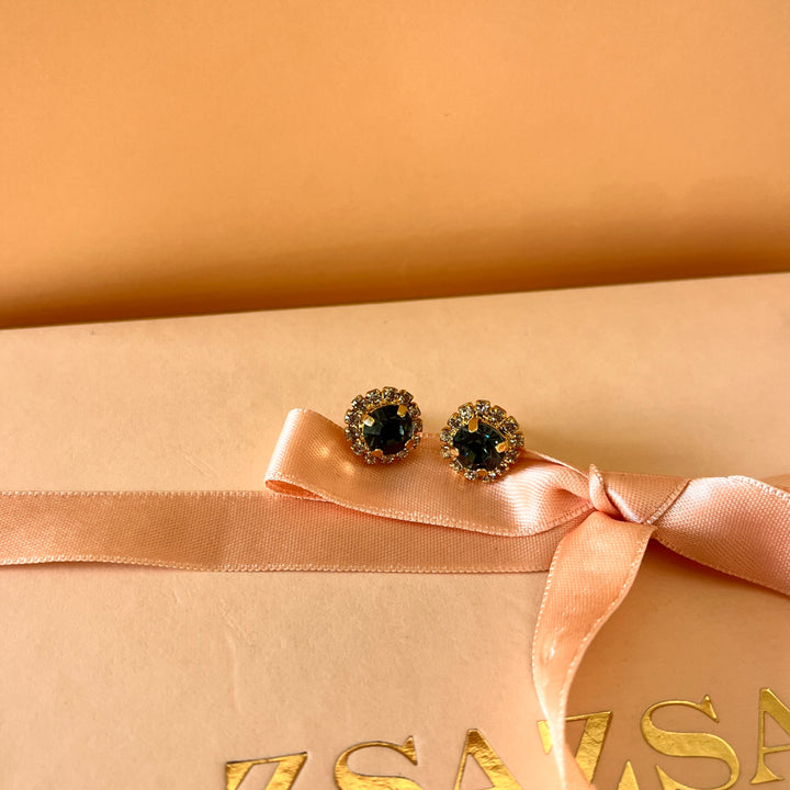 Grey flower preciosa crystals set