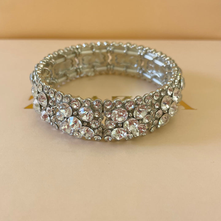 Elegant bangle