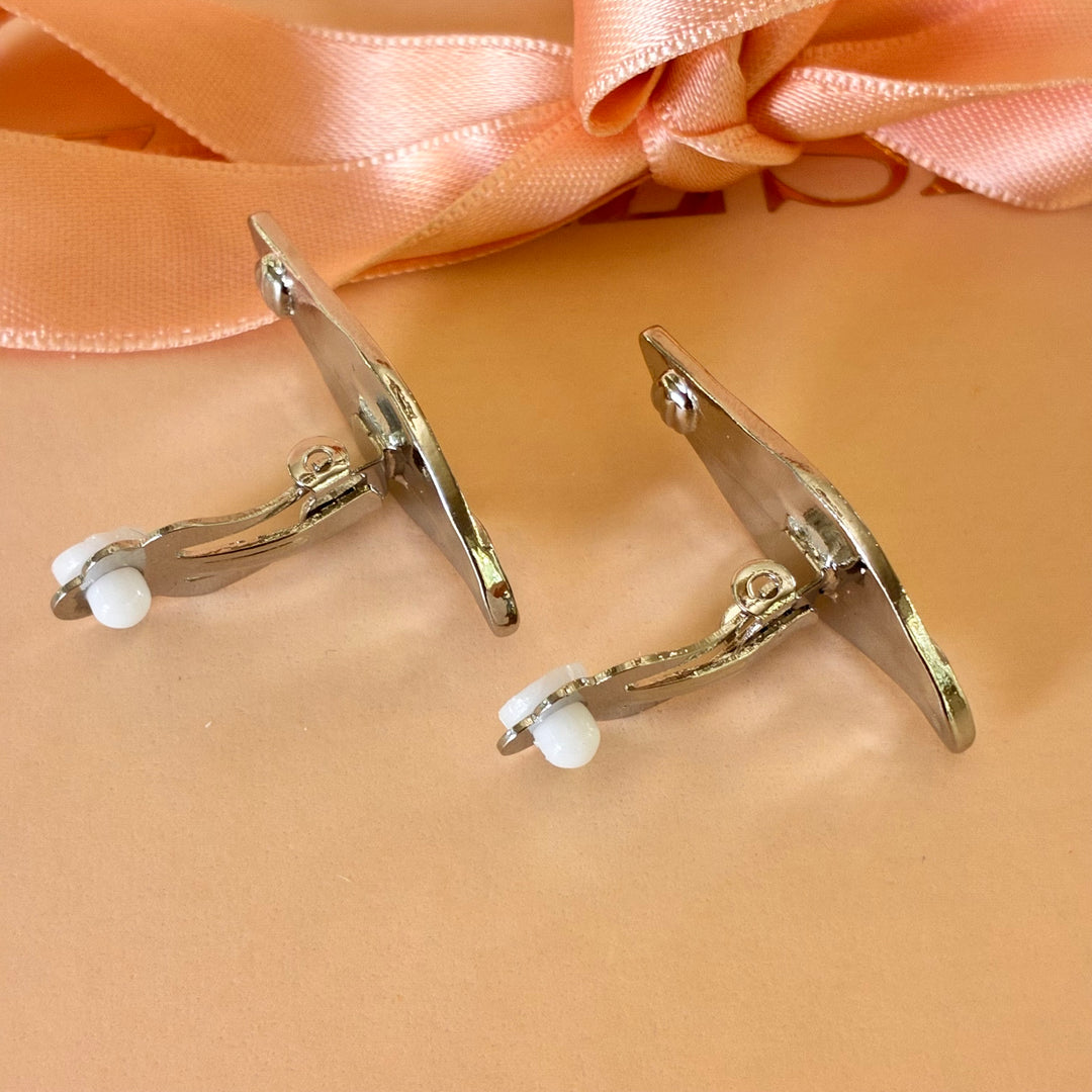 Leaf clip on earrings