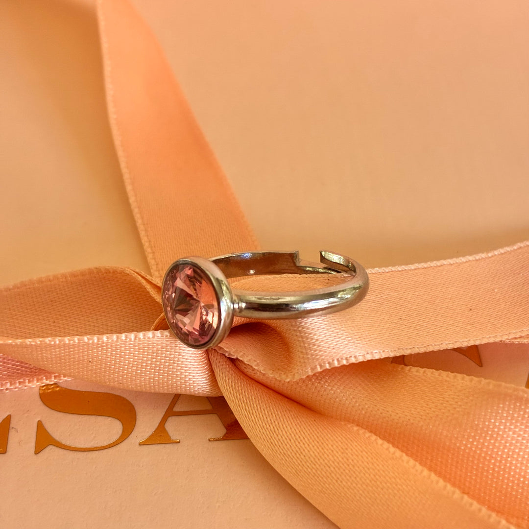 Solitaire pink silver ring