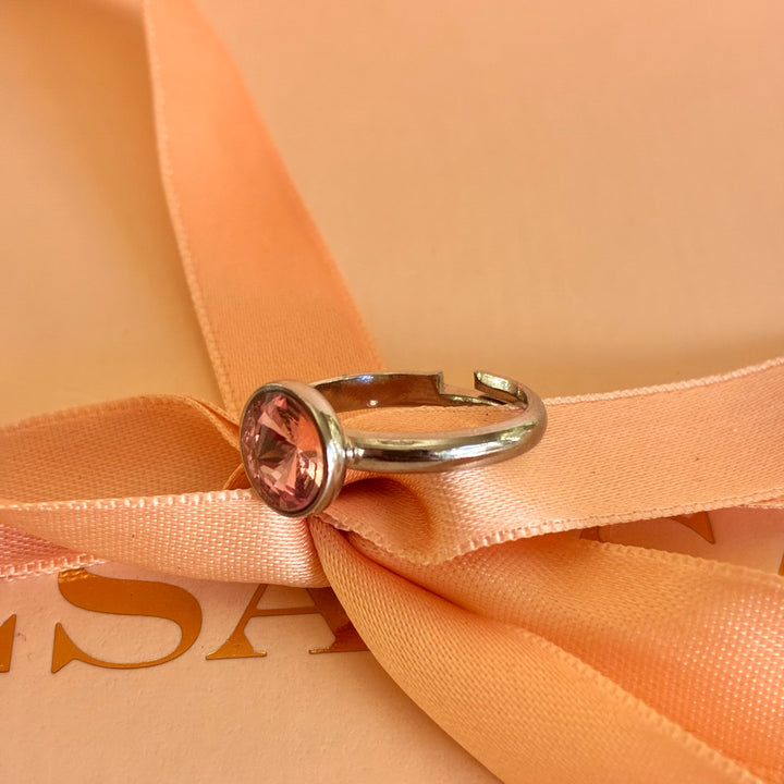 Solitaire pink silver ring