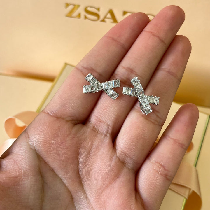Ribbon zircone studs
