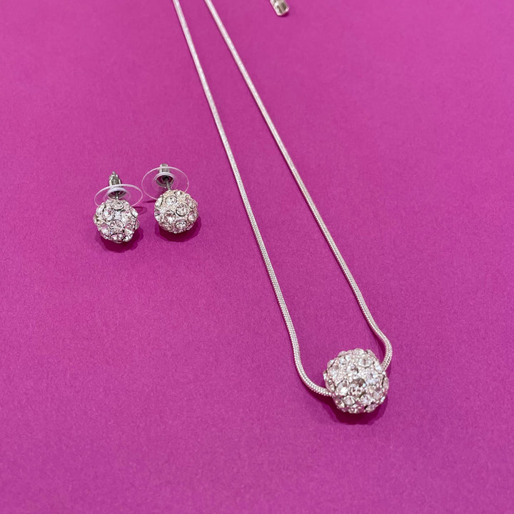 Pendant set