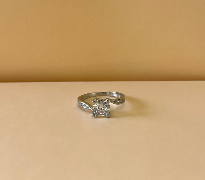 Solitaire ring