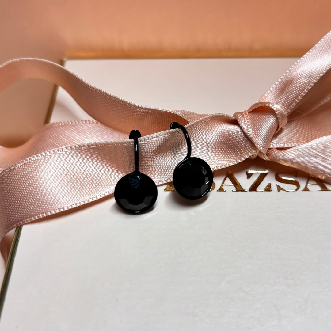 Basic all black hooks